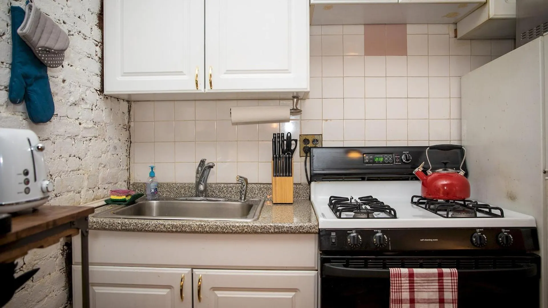 Sunny Fully Furnished Studio In Chelsea New York United States